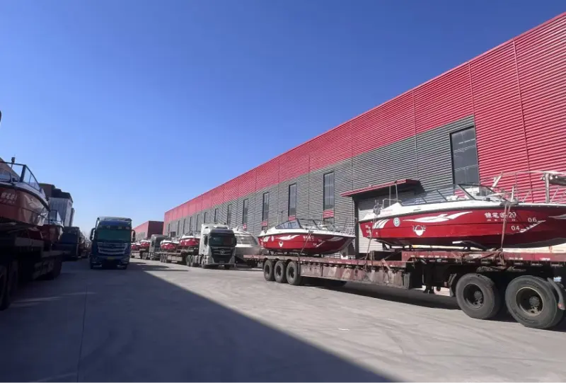 Яхтҳои Lawada® 20 маҷмӯаи киштиҳои суръатбахши фармоиширо расониданд